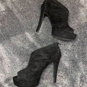 G BY GUESS STILETTOS